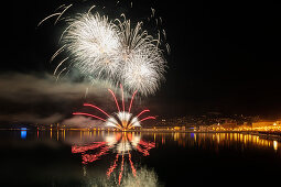 Feuerwerk im Alter Hafen, Sylvester, Triest, Friaul-Julisch Venetien, Italien