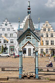 Fountain, well house, market square, Friedrichstadt, Schleswig-Holstein, Germany