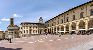 Arezzo; Piazza Grande, Pieve di Santa Maria, Palazzo della Fraternità dei Laici, Palazzo delle Logge, Toskana, Italien