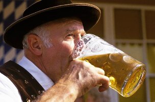 Bierfahrer beim Biertrinken