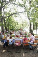 Familienfeier im Biergarten