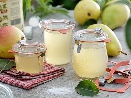 Pear jelly and fresh pears