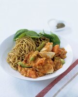 Wholemeal spaghetti with chicken breast & tomatoes & lentils