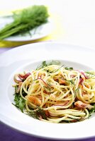 Linguine al salmone (Bandnudeln mit Lachs, Rucola & Dill)