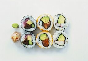 Verschiedene Maki-Sushi