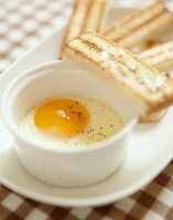 Baked egg with toast