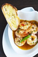 Prawns in sauce with bread