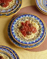 Spaghetti al ragù di polpette (Nudeln mit Hackbällchensauce)