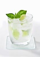 Vodka Tonic mit Limetten