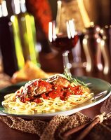 Spaghetti mit Hackbällchen und Tomatensauce