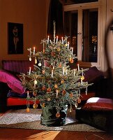 Weihnachtsbaum mit Orangenscheiben 