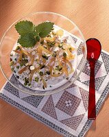 Trennkost (KH): Birnen-Muesli mit Pistazien und Zitronenmelisse.
