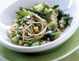 Spaghetti auf ligurische Art mit grünen Bohnen u. Kartoffeln