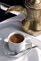 Türkischer Mokka, orientalische Kaffeekanne
