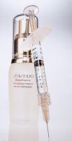 Antifalten-Produkt von Shiseido mit Hyaluronsäure, feuchtigkeitsspendend