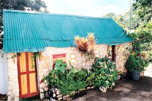 Melerisches stone house of Bob Marley in Jamaica