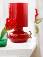 Rote Tischleuchte aus Glas 