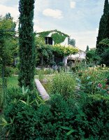 Exterior view of House of gallerist Doudou Bayol in South of France