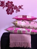 3 Kissen in pink-violett und Plaid 