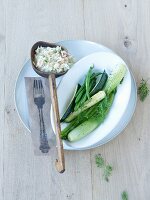 Risotto mit Lachs zu grünem Gemüse