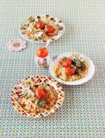 Tomaten-Risotto mit Calamaretti und Salbei