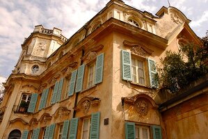 Tessin: Gebäude, Fassade, historisch Fensterläden.