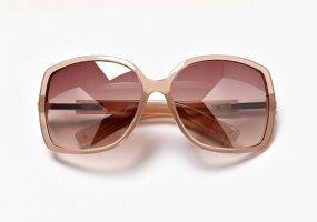 Extragroße Sonnenbrille, Rahmen in nudefarben