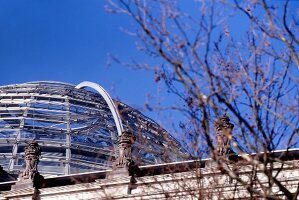 Kuppel des Reichstages in Berlin Skulpturen