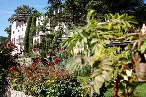 Gartenanlage des "Schloss Plars" in Südtirol
