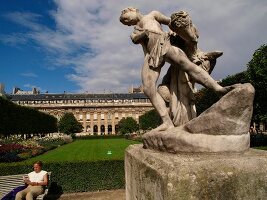 Paris: Jardin du Palais Royal, Marmorhirte