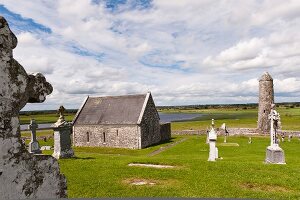 Irland: County Offaly, Clonmacnoise, Klosterruine, Aufmacher