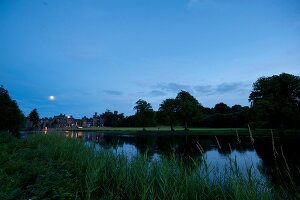 Irland: Ashford Castle, Brücke, abends, Lichter, Aufmacher