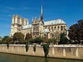 Paris: Notre-Dame-Kathedrale, Seine, Promenade