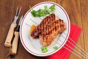 Grillen mit Holzkohle, Schweinefilet texanisch