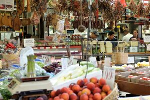 New York: Italienische Markthalle in der Bronx