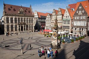 Bremen: Marktplatz, Rathaus, Häuser, Menschen