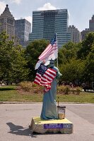 New York: Imitator der Freiheitsstatue im Battery Park