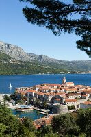 Kroatien: Kocula, Blick auf Altstadt Hafen