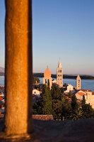 Kroatien: Rab, Kvarner Bucht, Adria, Stadtansicht, Kirchtürme