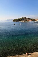 Kroatien: Küste, Bucht Cavtat, Steg, sommerlich