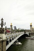 Paris: Blick auf Pont Alexandre III 