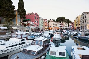 Kroatien: Kvarner Bucht, Blick in kleinen Hafen von Veli Losinj