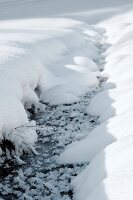 Winterküche, Zugefrorener Bach Schneelandschaft, Voralpenland