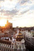 Spanien, Madrid, neoklassizistische Häuser, Abenddämmerung