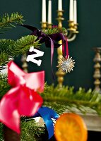 Weihnachtsbaum, Detail, geschmückt, Baumschmuck, Strohstern