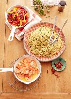 Spaghetti Aglio E Olio mit Paprikagemüse & Garnelen