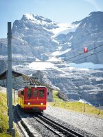 Schweiz, Alpen, Berge, Landschaft, Bergbahn, Bahnstation