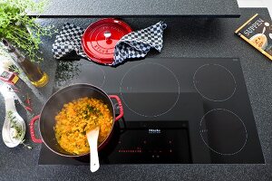 Induction gas with five cooking zones and miele ceramic hob