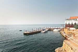 Beirut, La Plage Beach Club, Liegen am Meer, Boote