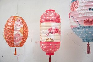 bunte Lampions aus dem Atelier von Orike Muth und Sandra Lindloge